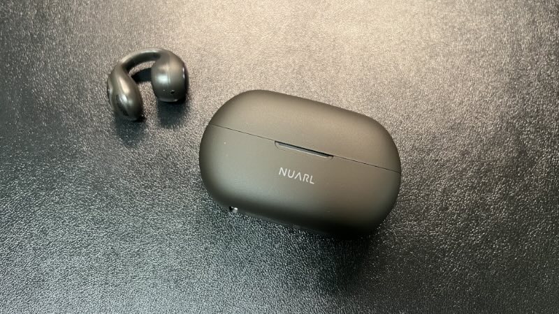 NUARL νClip イヤーカフ型イヤホン本体と充電ケース